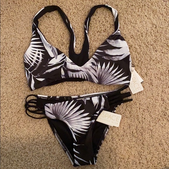 Lspace Shadow Palm Rylie Top and Low Down Bottoms - Picture 4 of 6